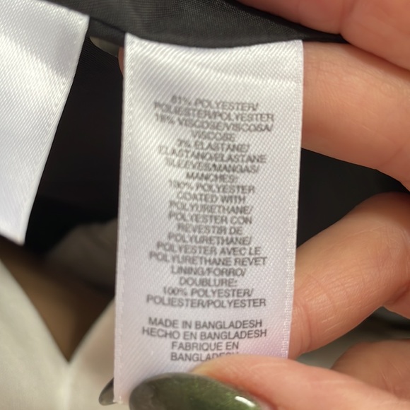 Jones Studio black blazer. Size 8. - Picture 10 of 10